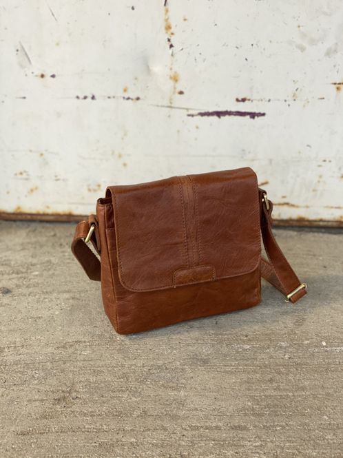 Hovedbilde Springfield liten flapbag i skinn cognac