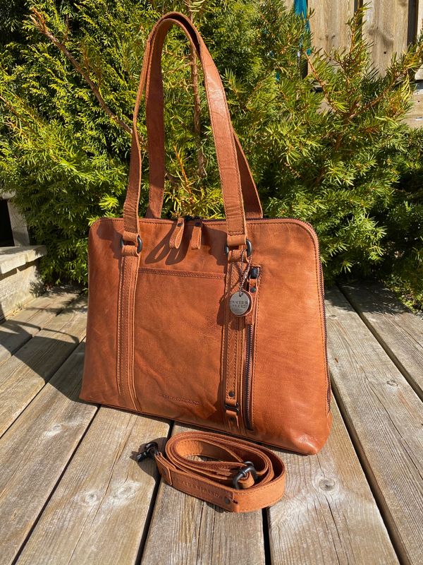 Jobb/fritidsveske fra Spikes & Sparrow i brandy