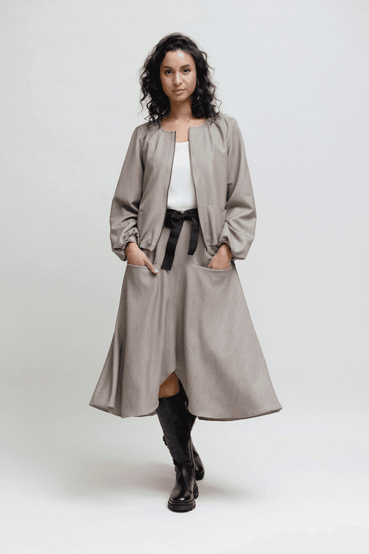 Boheme Kort Jakke M/ Rund Hals i Taupe
