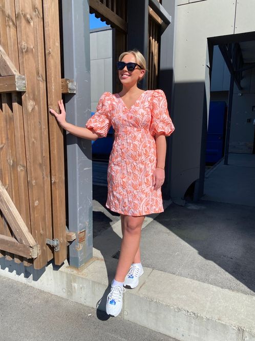 Hovedbilde Claire Delina Kjole i Persimmon