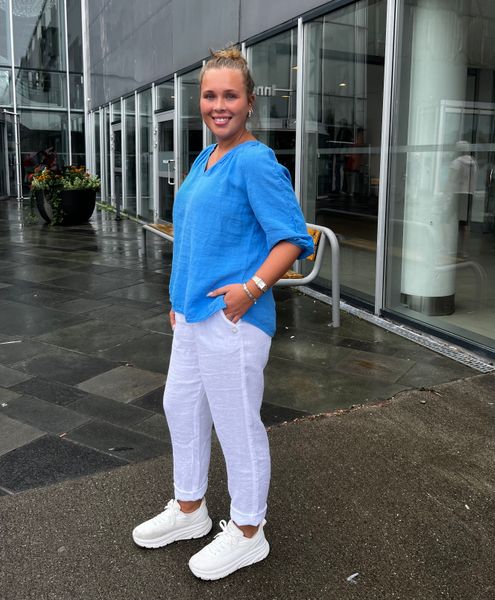 Hovedbilde Makeløs Holmen Linbluse M 3/4 Arm i Bluebell