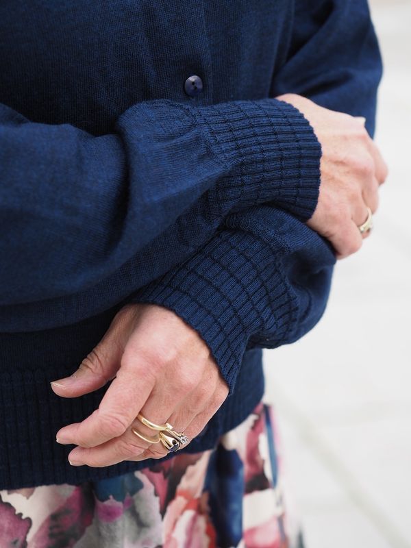 Makeløs Selje Cardigan i Navy
