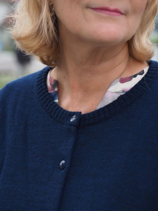 Makeløs Selje Cardigan i Navy