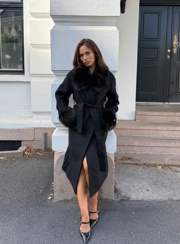 Clermonte Millie Ullkåpe i Black