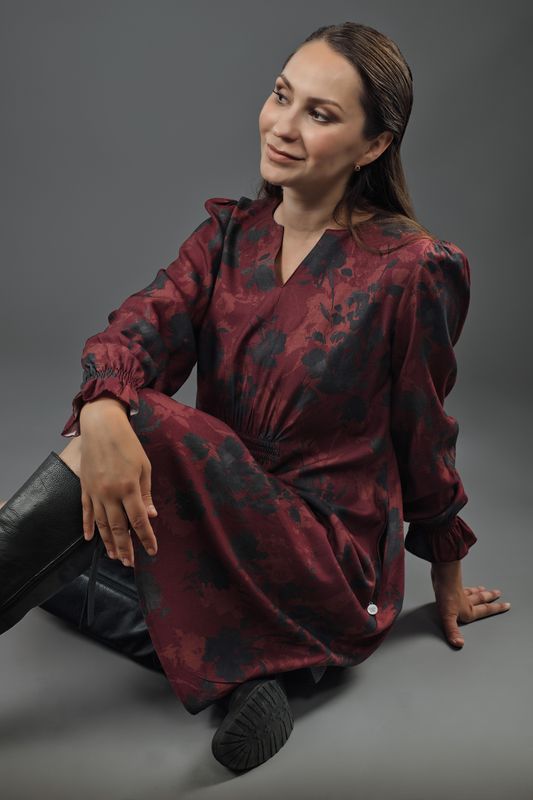 Makeløs Lindeberg  Kjole i Viscose Ruby Flower